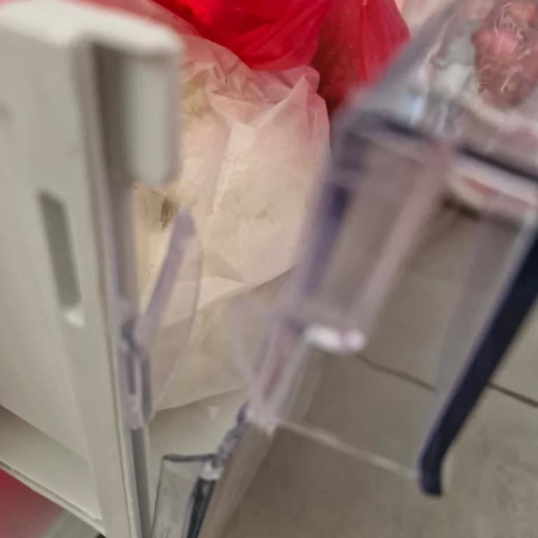Beko 970406M Model Buzdolabında Sebzelik Çekmecesi Parçası Bulunamıyor
