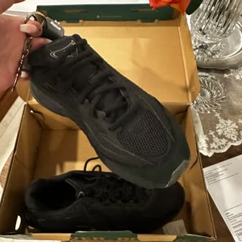 Sneaks Up'tan Yanlış Model Ayakkabı Gönderildi, Çözüm Bekleniyor