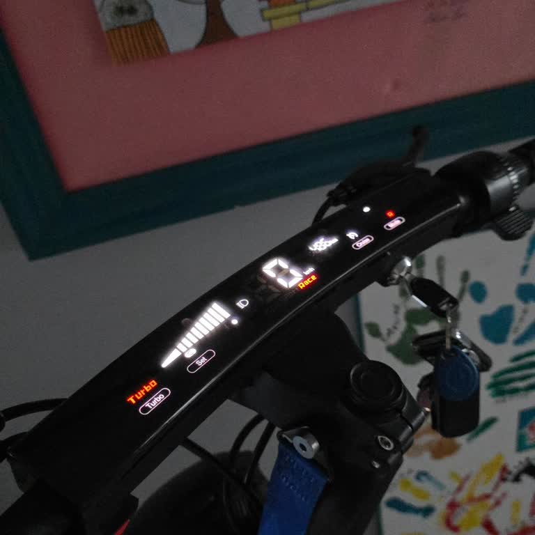 Onvo Elektrikli Scooter Ön Farı Aniden Kapanarak Kullanıcıyı Tehlikeye Attı