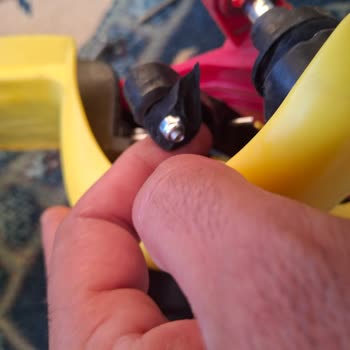 Rookie Scooter'ın Teker Bağlantısı Bir Ay İçinde Kırıldı Garanti İadesi Talebi
