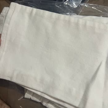 Mavi'den Gelen Kullanılmış Görünümlü Beyaz Jean Kalite Sorunu