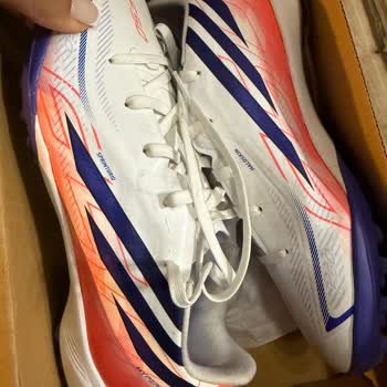Intersport Adidas Çocuk Ayakkabısı Ayaklarını Yaraladı, İade Talebi