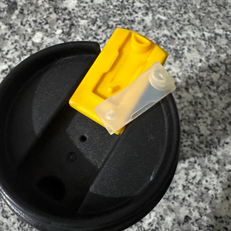 Kapağı Her Açtığımda Parçanın Düşmesi: IKEA Termos Değişim Ve İade Talebi