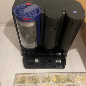 Dyson Spot+Scrub Servisinde Eski Parça Takılması Ve Eksik Parçalar