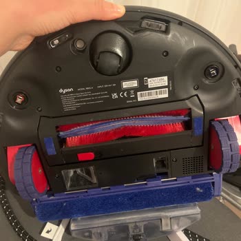 Dyson Spot+Scrub Servisinde Eski Parça Takılması Ve Eksik Parçalar
