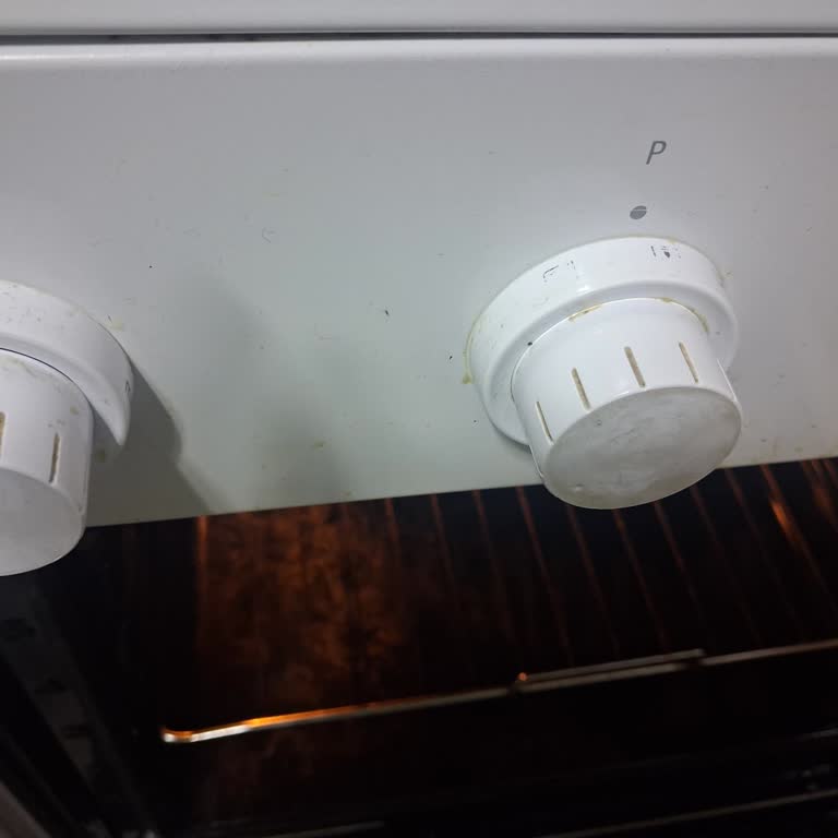 Arçelik F8440B Fırın Kontrol Paneli Yazıları Silindi, Ücretsiz Değişim Talebi