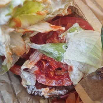 Kişiselleştirilmiş Hamburgerde Ketçap Hatası Ve Yetersiz Destek