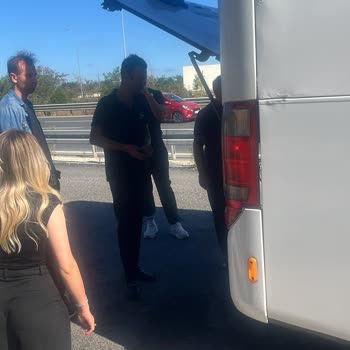 İnan Turizm Otobüsünün Sürekli Arızası Ve Uzun Beklemeler Yolculuk Süresini Uzattı