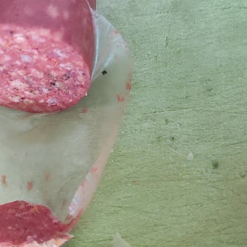 Mangal Dana Sucukta Küf Ve Siyah Lekeler: Sağlık Riski Ve 319 TL Kayıp