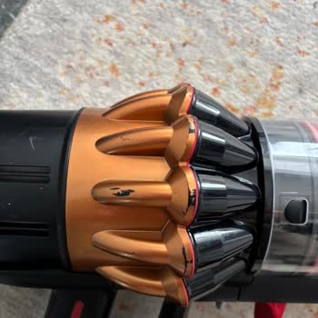 Servis Sonrası Dyson V16 Piston Aparatlarında Çizik Ve Aşınma