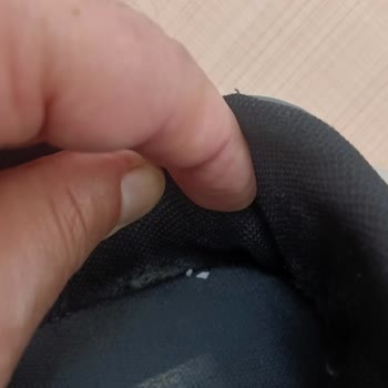 Skechers Ayakkabıda İç Yırtılma Ve Koku, Kısa Kullanıma Rağmen Değişim Ve İade Talebi