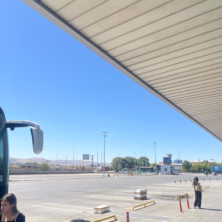 Huzur Tur'dan Otobüs Gecikmesi Ve Bilgilendirme Eksikliği