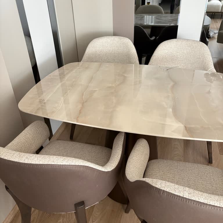 Pierre Cardin Mobilya Kırık Masanın Teslim Edilmemesi Ve İade Talebi