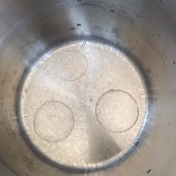 Fissler Düdüklü Tencerenin İç Tabanında Hızlı Lekelenme