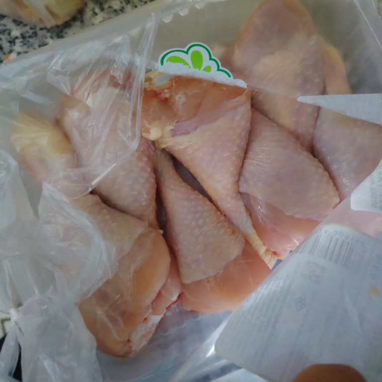 Bozuk Tavuk Ürünü Ve İlgisiz Mağaza Müdürü
