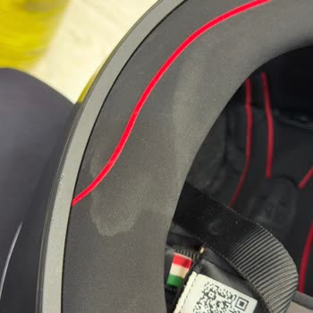 Delik Kutu Ve Kullanılmış AGV K6 S Kaskı İçin İade Ve Değişim Talebi