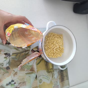 Şok Market'ten Aldığım Indomie Noodle Paketi Sos İçermiyor