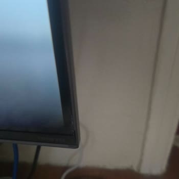 70 Bin TL'lik TCL Televizyonda Sürekli Ekran Açıklığı Ve Garantili Servis İhmali