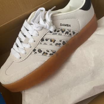 Sipariş Edilen Adidas Ayakkabının Görsellerle Uyuşmaması Ve İade Talebine Cevap Vermemesi