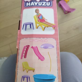 Linda’nın Havuzu Oyuncak Renkleri Kutu Görselleriyle Uyuşmuyor
