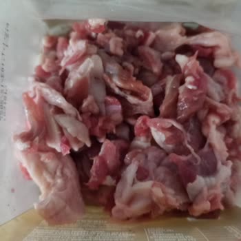 Migros'ta Yanıltıcı Dilimli Kuzu Biftek Çoğu Yağ Ve Sinir