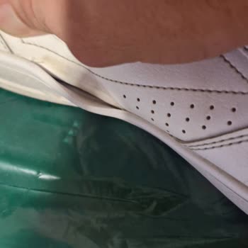 Yan Tarafı Açılan Puma Sneaker İçin Para İadesi Talebi