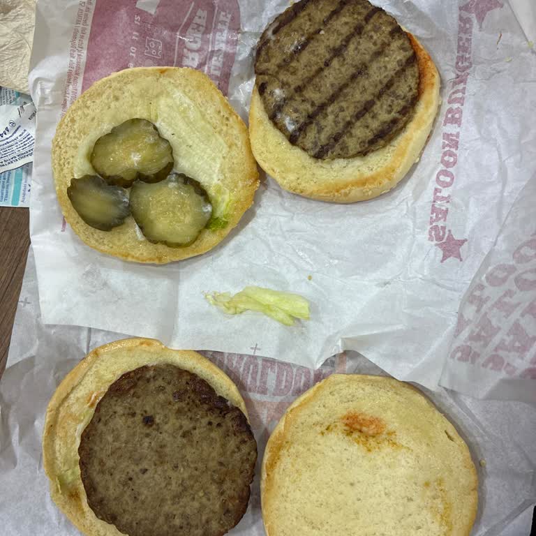 Soğuk Ve Bayat Hamburger Ücret İadesi Talebi