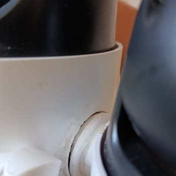 Avenir Solar 446 Kameram Dönmedi, Servis Kırık Yan Kamerayı Yapıştırdı Ve Cevapsız