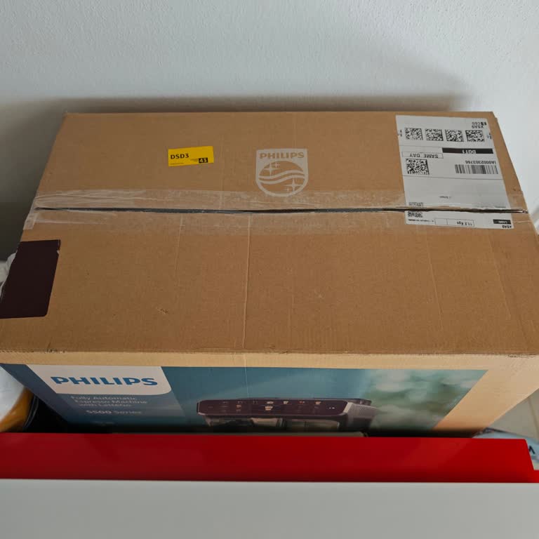 Philips Espresso Makinesinin Bakım Tabletleri Ve Yağı Kutu İçinde Yok