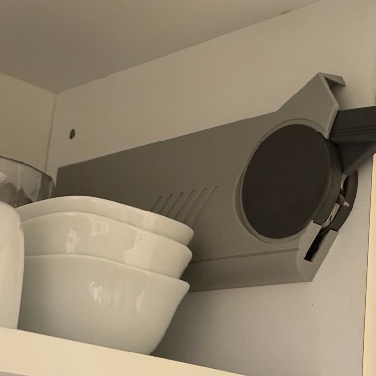 Blum Amortisörlü Dolap Kapakları Kontrolsüz Kapanıyor, Güvenlik Riski