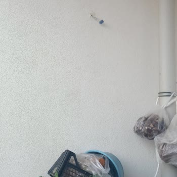 Balkon Kapısının Üzerinde Tehlikeli Dış Ünite Montajı