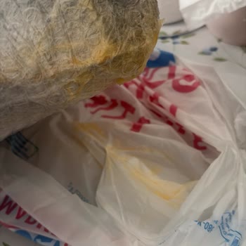 Kırık Yumurta Ve Yanlış Çikolata Teslimatı İçin Ücret İadesi Ve Müşteri Hizmetleri İhmal Şikayeti