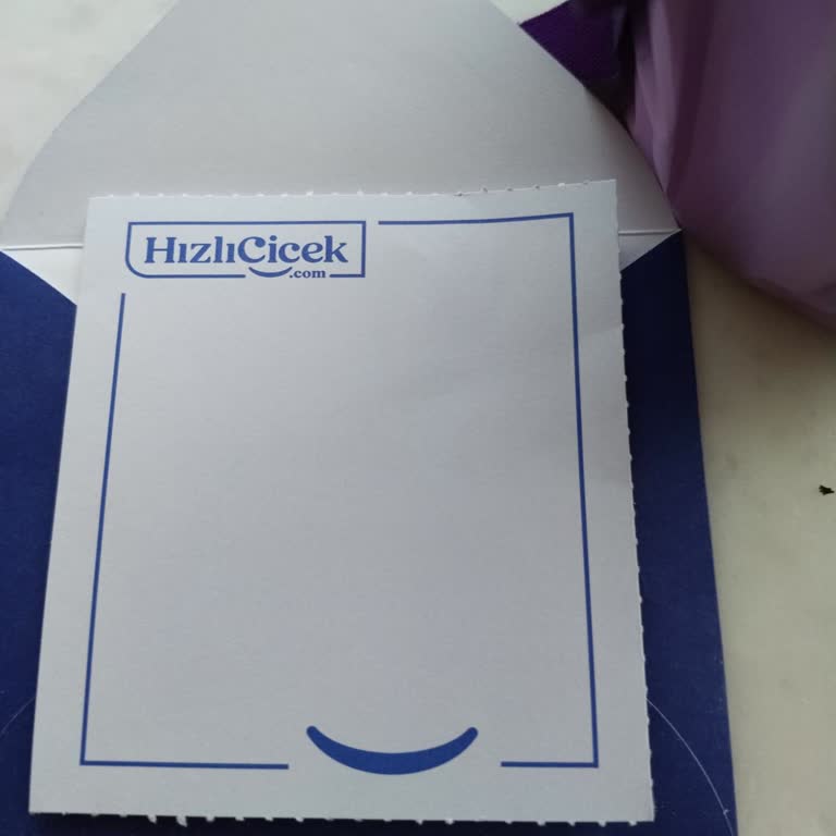 Boş Not Kartı Ve Solmuş Çiçek Nedeniyle İade Talebi