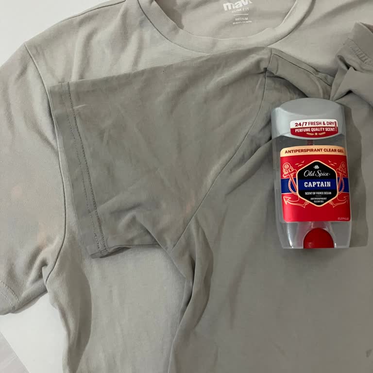Old Spice Captain Koltuk Altı Roll-On Kıyafetlerde Kalıcı Renk İzleri Bıraktı