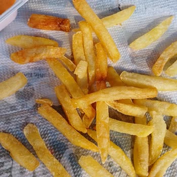 Florya McDonald’s Şubesinde Bayat Patates Ve Soğuk Hamburger Şikayeti