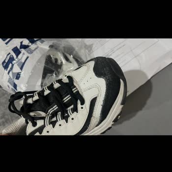 Skechers Ayakkabısının Kısa Sürede Tüylenmesi Ve Deformasyonu, Garanti Sürecindeki İlgisiz Yaklaşım