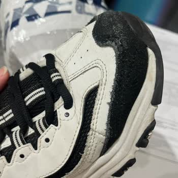 Skechers Ayakkabısının Kısa Sürede Tüylenmesi Ve Deformasyonu, Garanti Sürecindeki İlgisiz Yaklaşım