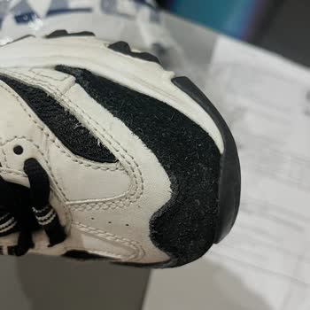 Skechers Ayakkabısının Kısa Sürede Tüylenmesi Ve Deformasyonu, Garanti Sürecindeki İlgisiz Yaklaşım