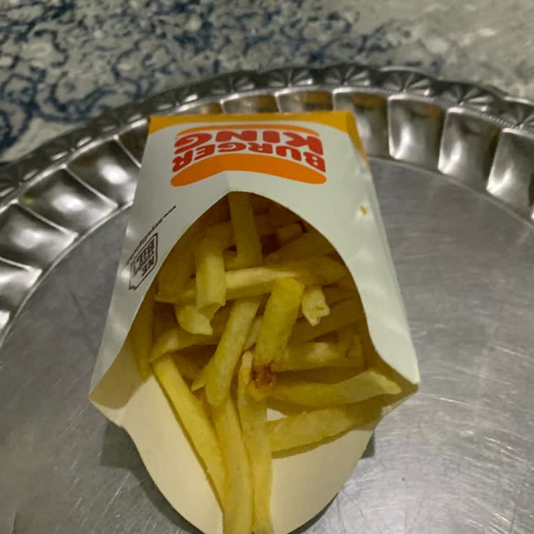 Burger King İzmir Şubesinde Soğuk Gelen Sipariş Ve Yanlış Patates