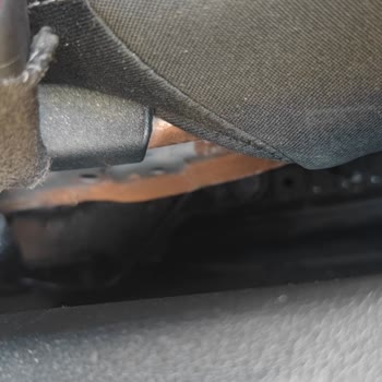 Koltuk Altı Metal Aksamda Paslanma Garanti Kapsamında Onarım Bekleniyor