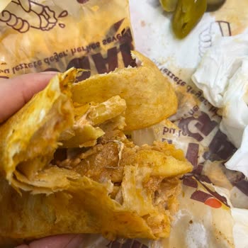 Döner Dürüme Kaçan Tel Zımbası Ve İlgisiz Çalışan Yaklaşımı
