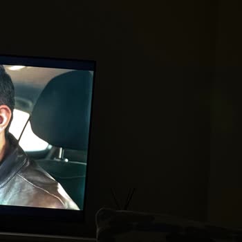 Yeni Televizyonda Tekrarlayan Gölgelenme Ve Işık Yansıması Nedeniyle Ücret İadesi Talebi