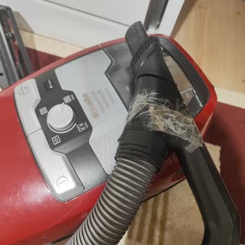 Miele Süpürgenin Tutma Sapı Kırıldı, Parça Fiyatı Aşırı Yüksek
