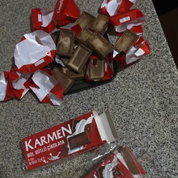 Sağlık Riski Taşıyan Çikolata Raflarda Satılıyor