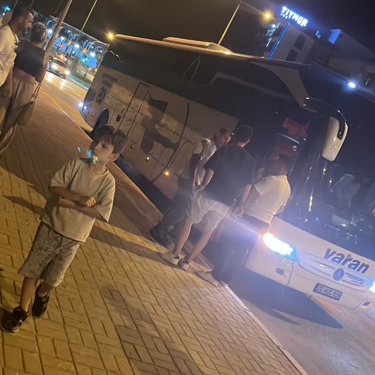 Otobüste Yoğun Gaz Kokusu Ve Güvenlik Endişesi Nedeniyle Saatlerce Rötar