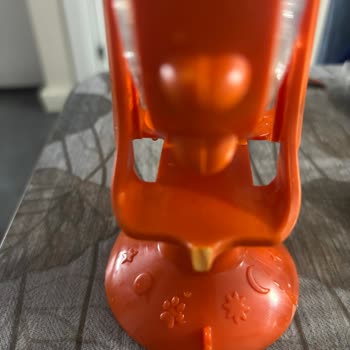 Kırık Vantuzlu Kedi Ve Köpek Mama Oyuncağı Teslim Edildi, Değişim Talebi