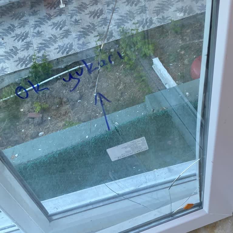 Kırık Camlı Balkon Pencereleri Ve Ücret İadesi İsteği