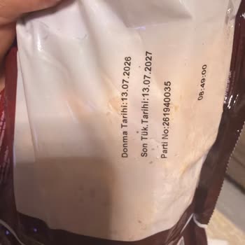 Sağlık Riski Oluşturan Mavi Renkli Yabancı Madde Ve Kurt İçeren Dondurulmuş Nugget Ürünü
