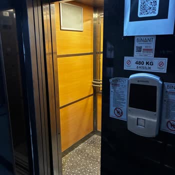Asansör Çökmeleri, Temizlik Eksikliği Ve Yönetim Ulaşılamazlığı