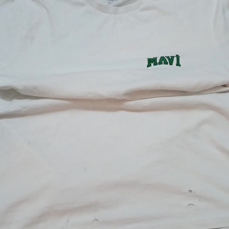 Mavi Tişört İlk Yıkamada Yırtıldı, Kalite Şikâyeti